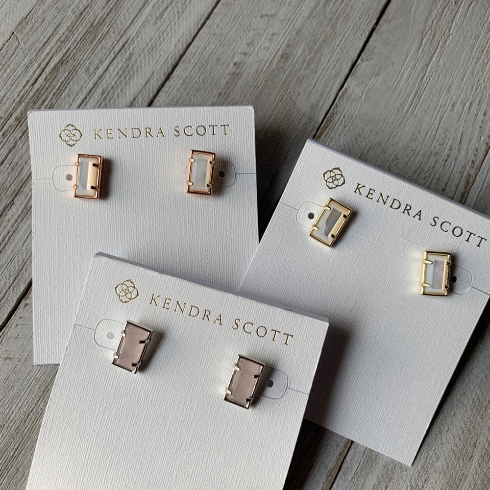Kendra Scott Paola Stud Earrings Rose Gold MOP NEW - Picture 1 of 4